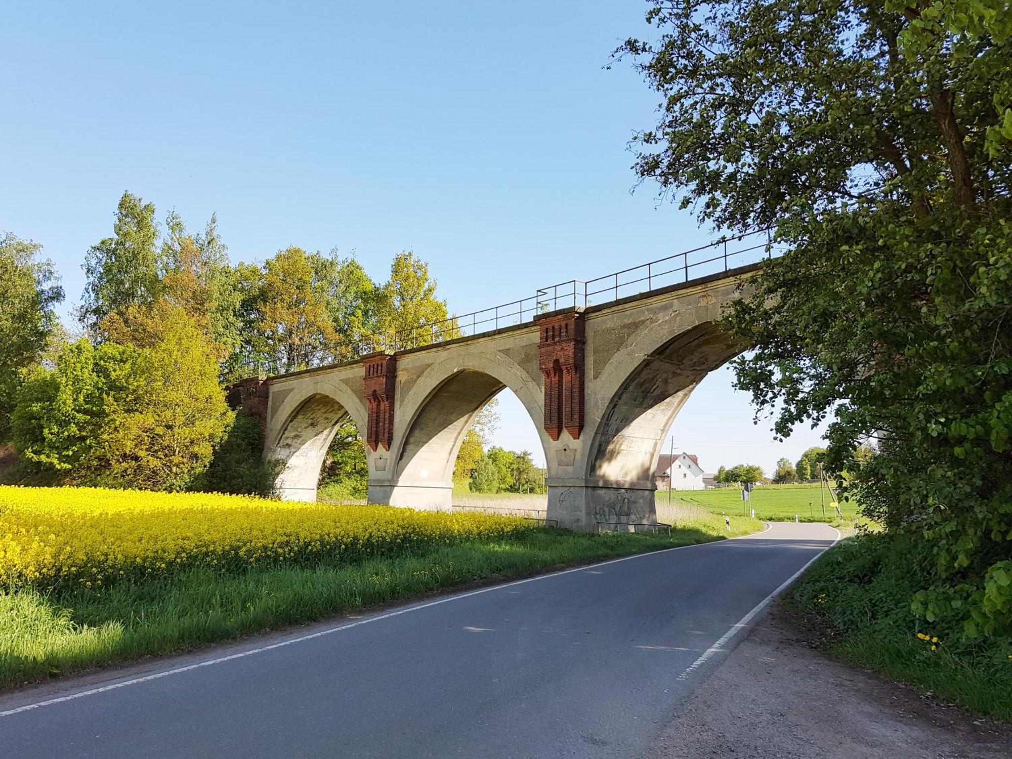 Ferienwohnung Am Viaduktweg Familie Roman Langenleuba-Niederhain Exterior foto